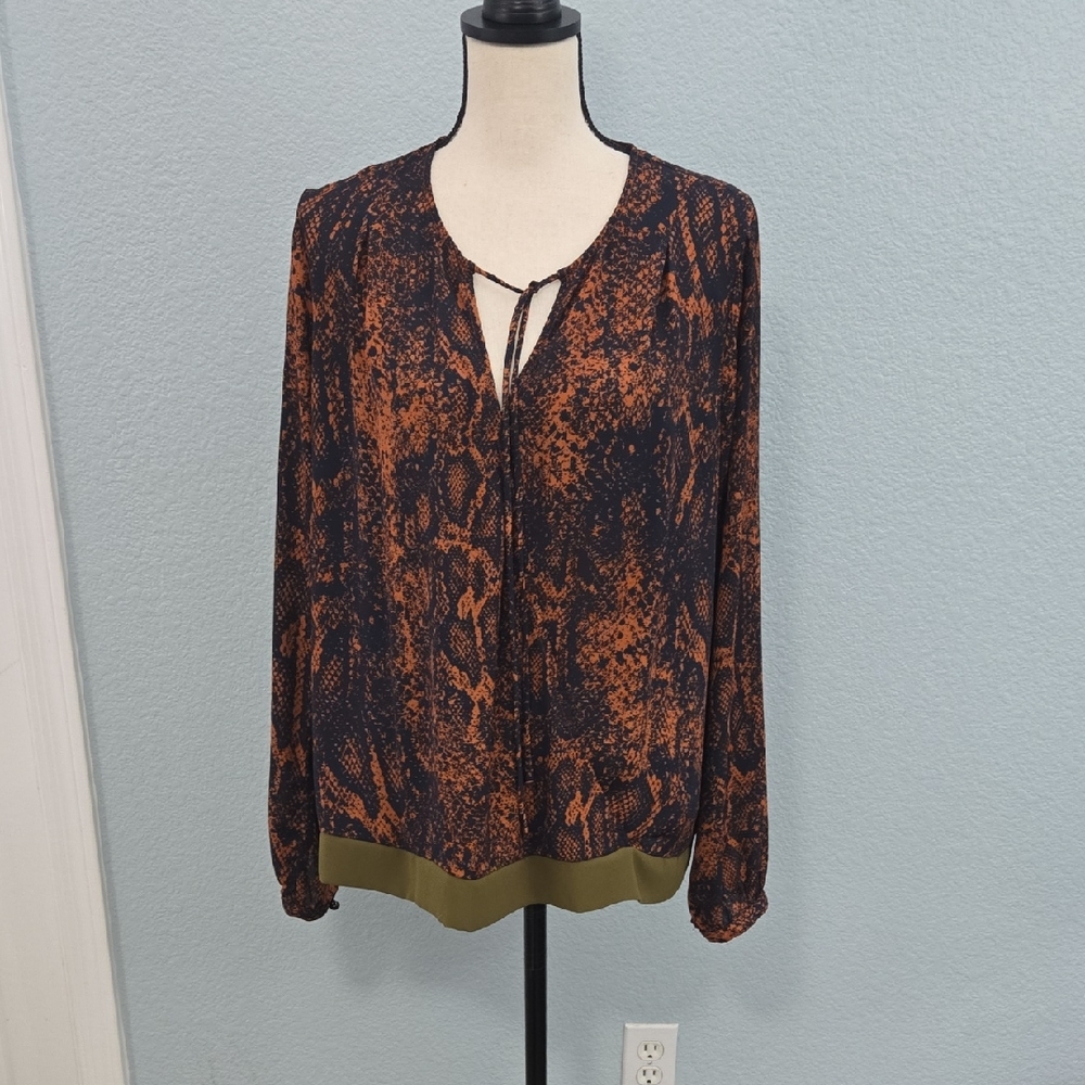 Cabi Style #101 Border Wrap Blouse In Python Prin… - image 1